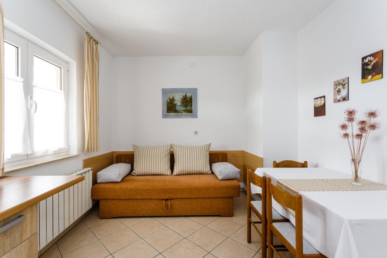 Lovely Sea View House In Malinska Island Krk エクステリア 写真